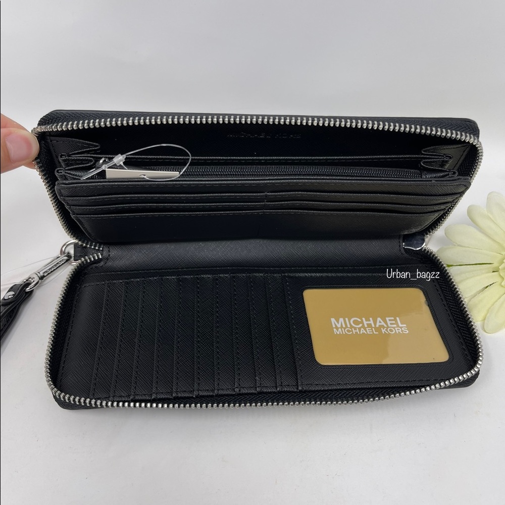 Michael Kors Eden Medium Bucket Bag and Wallet - Picture 6 of 13